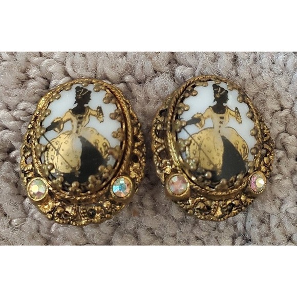 West Germany Glass Transfer ware Courting Couple Cameo Necklace Clip Earrings - Picture 3 of 9